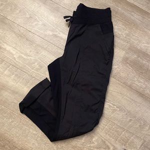 LULULEMON crop pants
